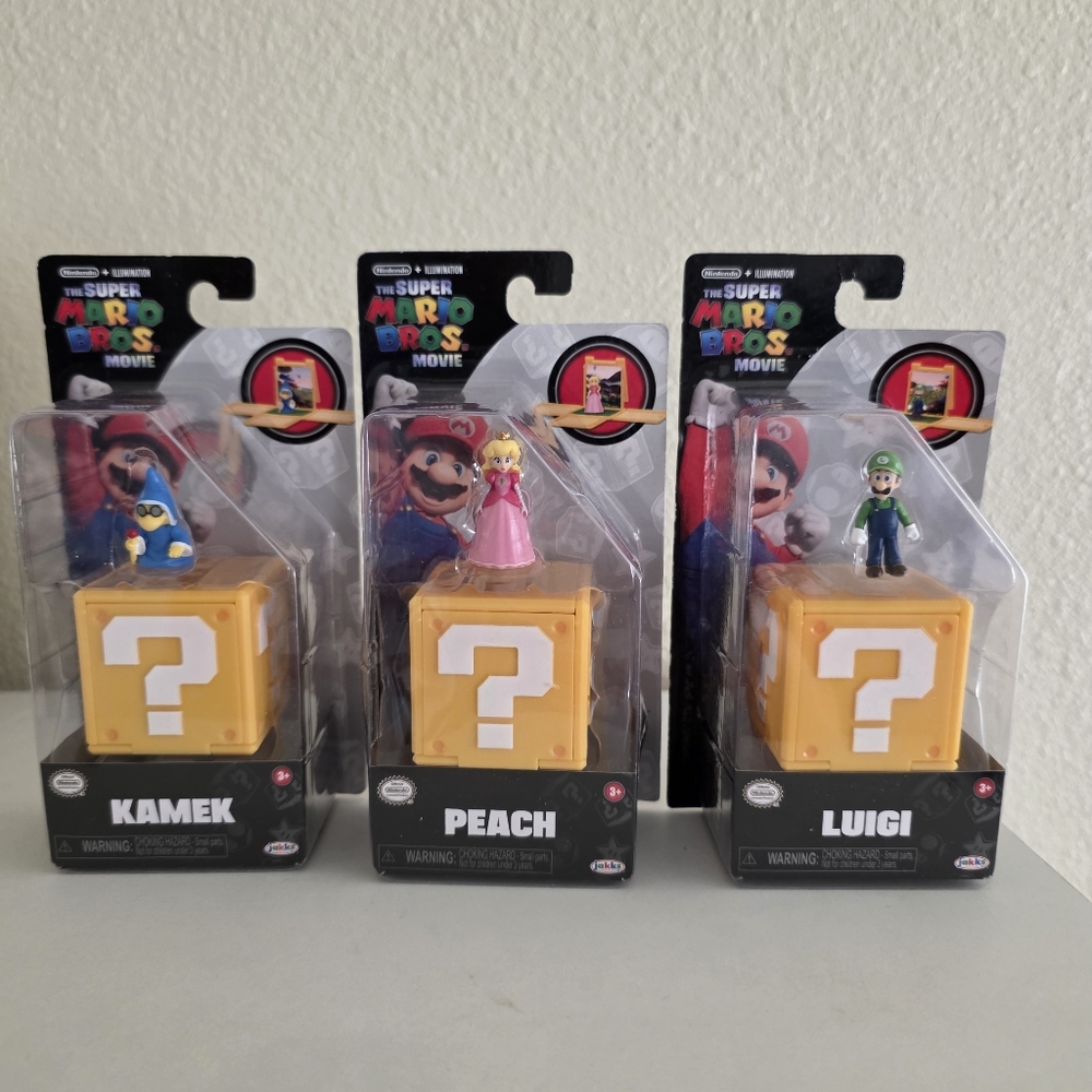 THE SUPER MARIO BROS MOVIE 1.25 in FIGURE with Block PEACH LUIGI KAMEKB